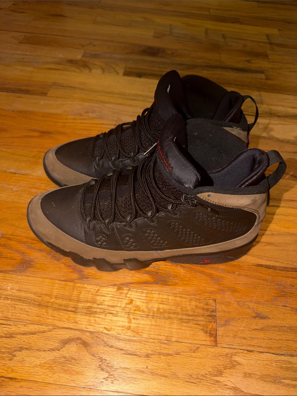 Men's High-Top Athletic Boots in Black and Brown